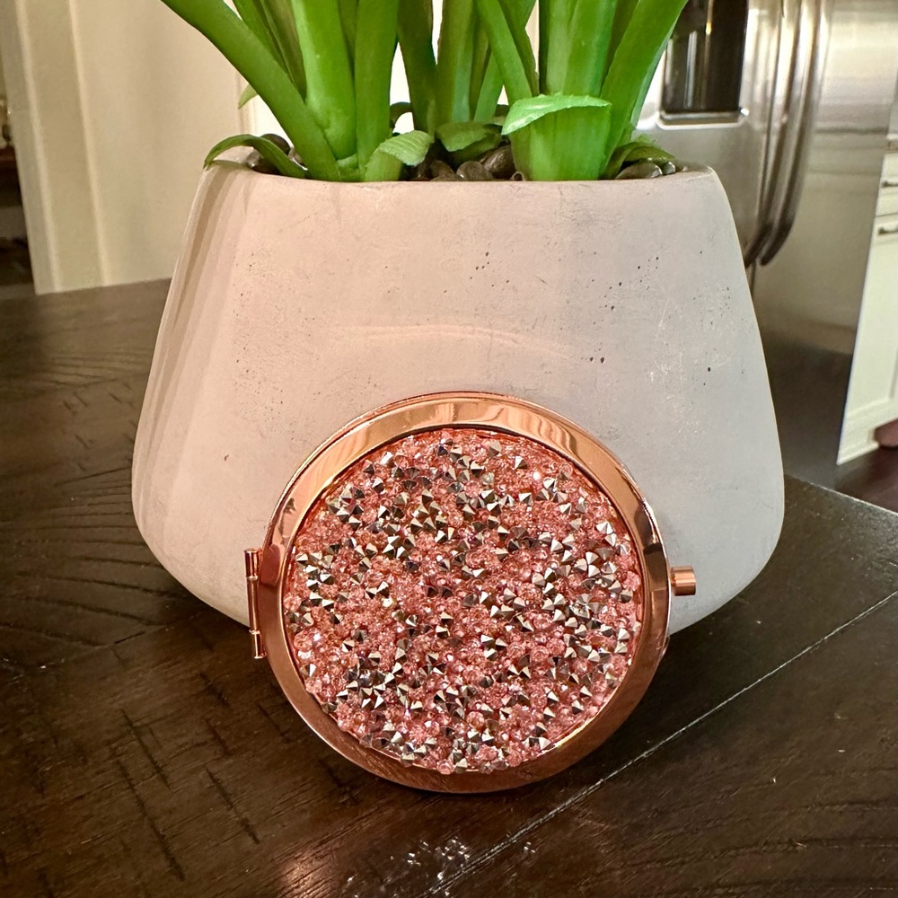 NEW!! Glam Compact Mirror